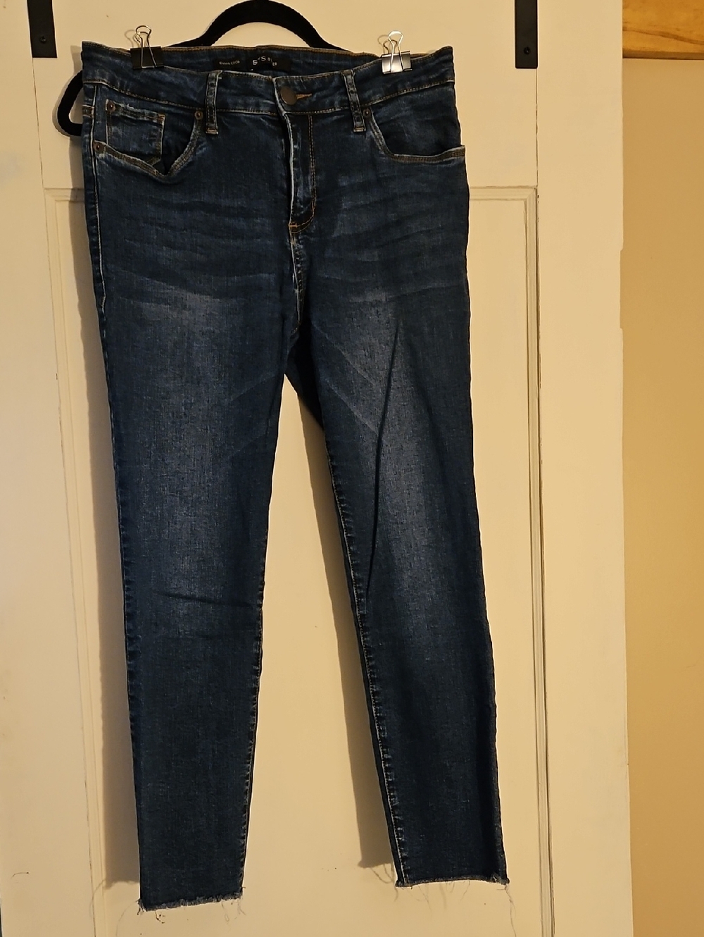 Skinny Scissor Hem Jeans